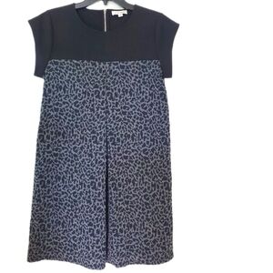 THML Women's Black & Gray Animal Print Pleated Front Cap‎ Sleeve Shift Dress